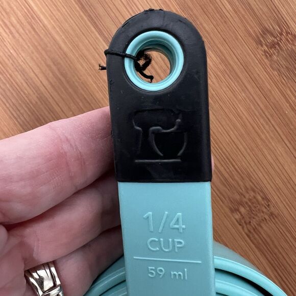 KitchenAid 4 Piece Measuring Cup Set Aqua Blue w/ Silicone Grip Handles Baking - Picture 3 of 5